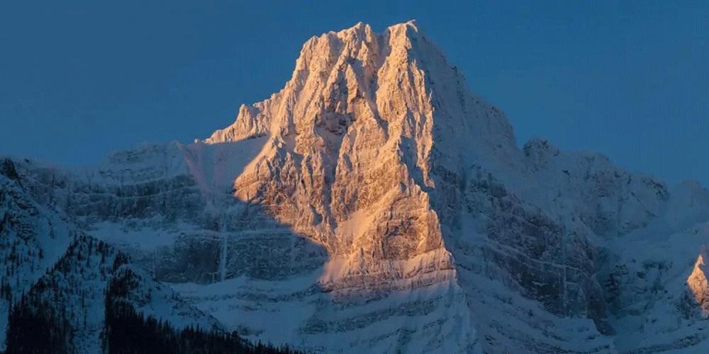 Τρεις ορειβάτες σκοτώθηκαν ενώ επιχειρούσαν ανάβαση στα Βραχώδη Όρη στον Καναδά