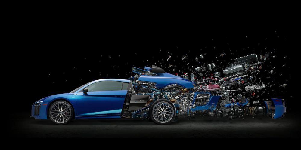 Η Audi γιορτάζει τα 10 χρόνια του V10 της με μία "εκρηκτική" εικόνα
