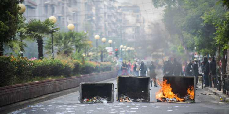 Καίνε ό,τι βρουν: 68 επιθέσεις μπαχαλάκηδων σε Αθήνα και επαρχία από τις 2 Μαΐου