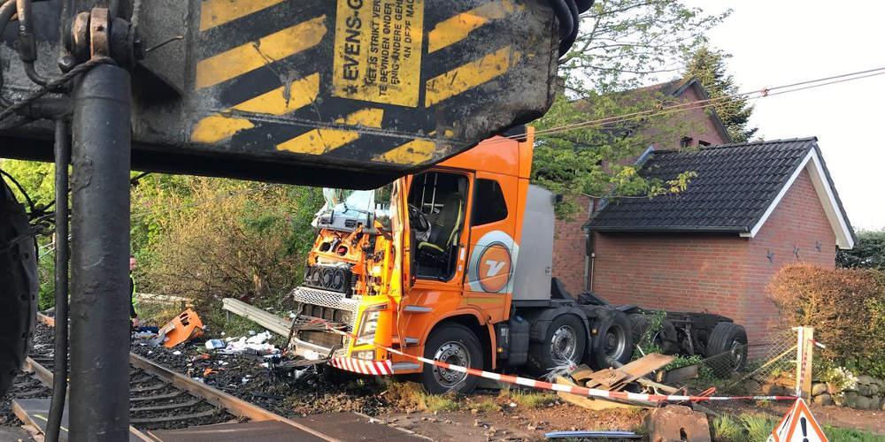 8 τραυματίες στη Γερμανία από σύγκρουση τρένου με φορτηγό [εικόνα]