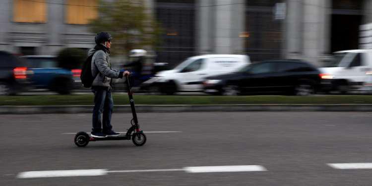 Στη Βουλή το νομοσχέδιο για την μικροκινητικότητα – Τι προβλέπεται για ηλεκτρικά πατίνια, skateboard, μοτοποδήλατα