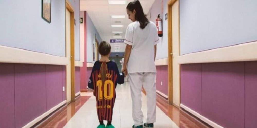 Υπέροχο: Νοσοκομείο στην Ισπανία έχει ρόμπες για τα παιδιά με φανέλες ομάδων [βίντεο]
