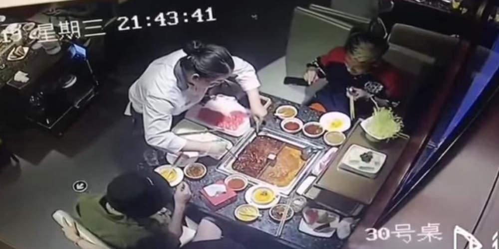 Ασυνήθιστο ατύχημα: Σούπα εξερράγη στο πρόσωπο σερβιτόρας στην Κίνα [βίντεο]