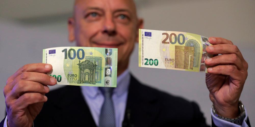 Από την Τρίτη στην κυκλοφορία τα νέα χαρτονομίσματα των 100 και 200 ευρώ