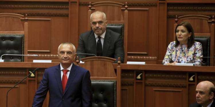 «Βαθαίνει» η κρίση στην Αλβανία - Στα άκρα η πολιτική κόντρα Ράμα-Μέτα