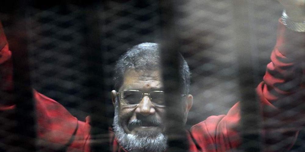 Πέθανε μέσα στο δικαστήριο ο πρώην πρόεδρος της Αιγύπτου Μοχάμεντ Μόρσι