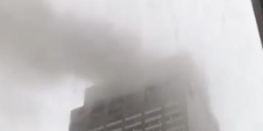 Συνετρίβη ελικόπτερο σε ουρανοξύστη στη Νέα Υόρκη [βίντεο]