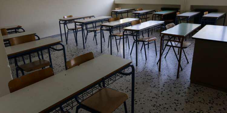 Σχολεία δεύτερης ευκαιρίας Απολογείται για κακούργημα ο δάσκαλος που παρενοχλούσε μαθήτριές του