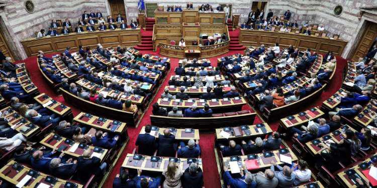 Ψήφος απόδημων Ελλήνων: Με ευρύτατη συναίνεση αναμένεται να ψηφιστεί το νομοσχέδιο