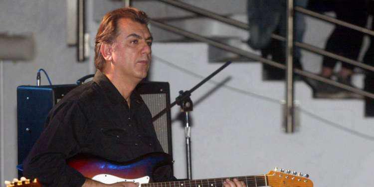 Πέθανε ο μεγάλος κιθαρίστας Γιάννης Σπάθας των θρυλικών Socrates