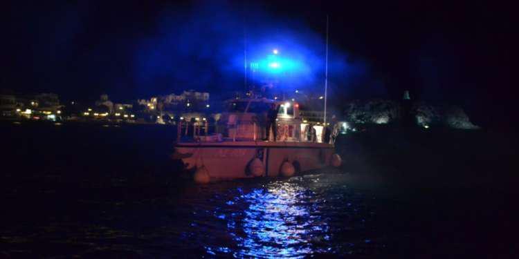 Φωτιά σε φορτηγό πλοίο ανοικτά της Ελαφονήσου