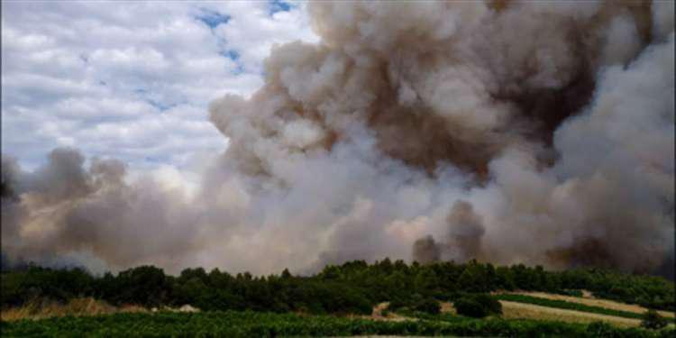 Συνεχίζεται η μάχη με την πυρκαγιά στην Τανάγρα