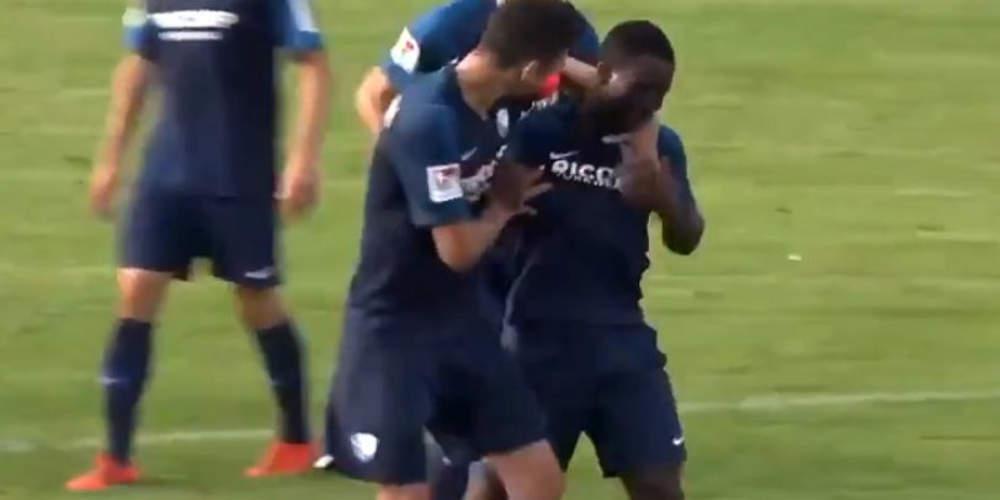 Απίστευτο: Παίκτης της Μπόχουμ έβαλε τα κλάματα μετά από ρατσιστική επίθεση [βίντεο]