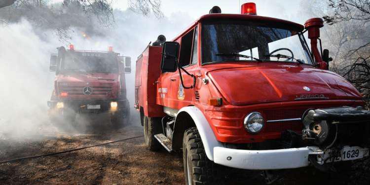 Φωτιά στη περιφερειακή του Αιγάλεω - Τεράστια κινητοποίηση της Πυροσβεστικής