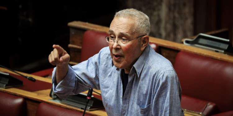 Ανεκδιήγητος Ζουράρις στη Βουλή: Η κυβέρνηση πάσχει από μπατιρημένη κ@@λα