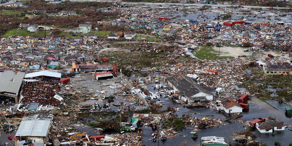 Ο τυφώνας Ουμπέρτο απειλεί τις Μπαχάμες μετά το καταστροφικό πέρασμα του Ντόριαν