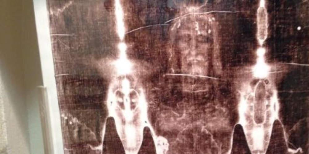 Ανακαλύφθηκαν ίχνη νομισμάτων στην Ιερά Σινδόνη που φέρεται να είχαν την όψη του Χριστού