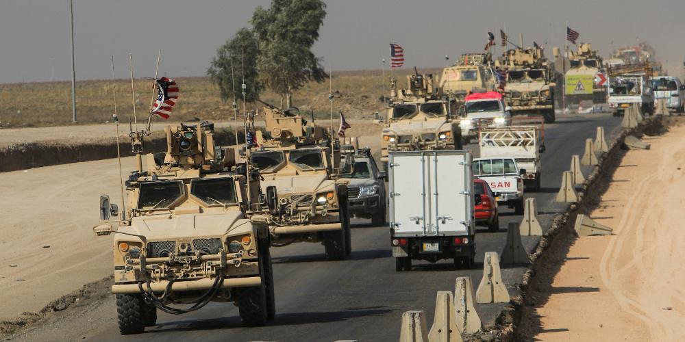 Αμερικανικά στρατεύματα διασχίζουν τα σύνορα του Ιράκ, στο πλαίσιο της αποχώρησής τους από τη Συρία