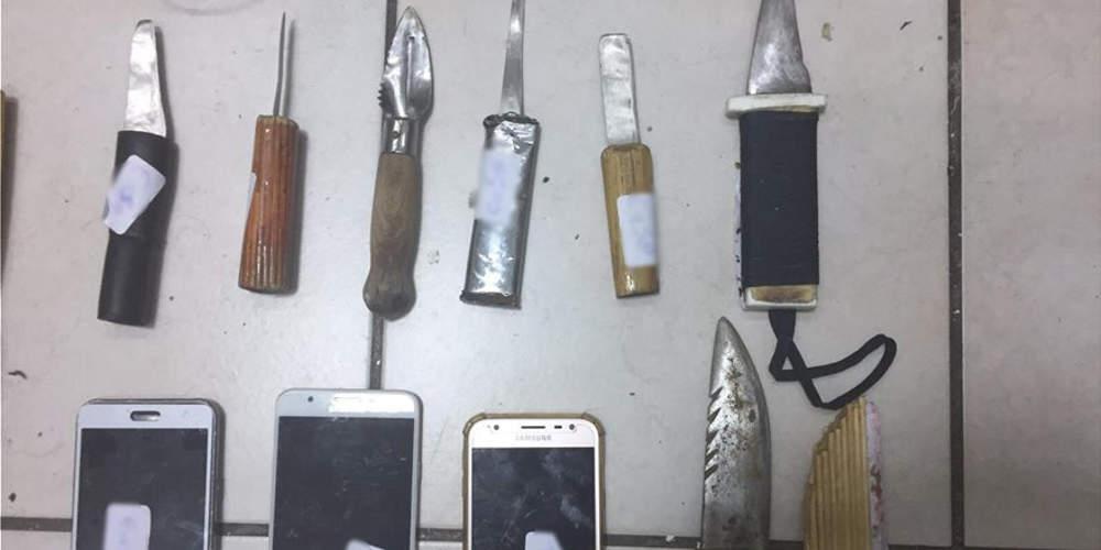 Ναρκωτικά, μαχαίρια και κινητά: Όλα όσα βρήκε η ΕΛ.ΑΣ. στον Κορυδαλλό [εικόνες]