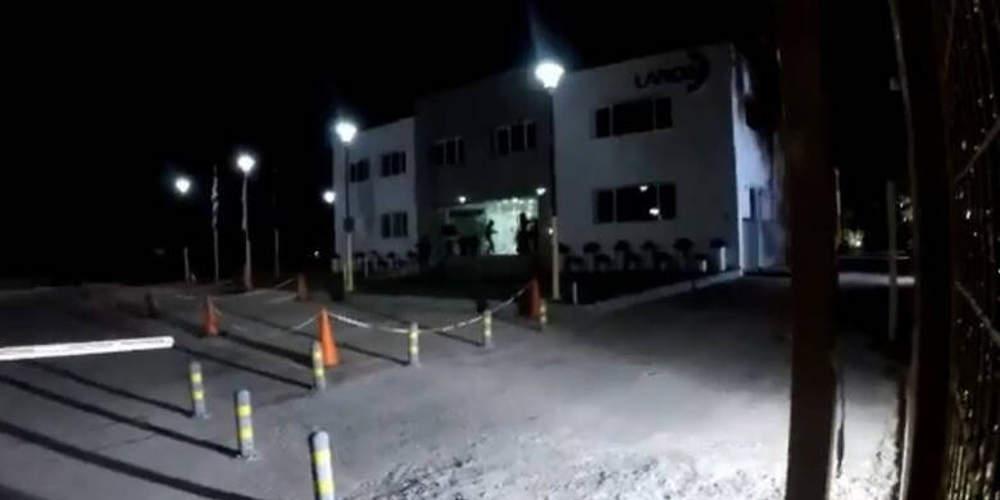 Επίθεση Ρουβίκωνα με βαριοπούλες στα γραφεία εταιρείας στο Μαρούσι [βίντεο]