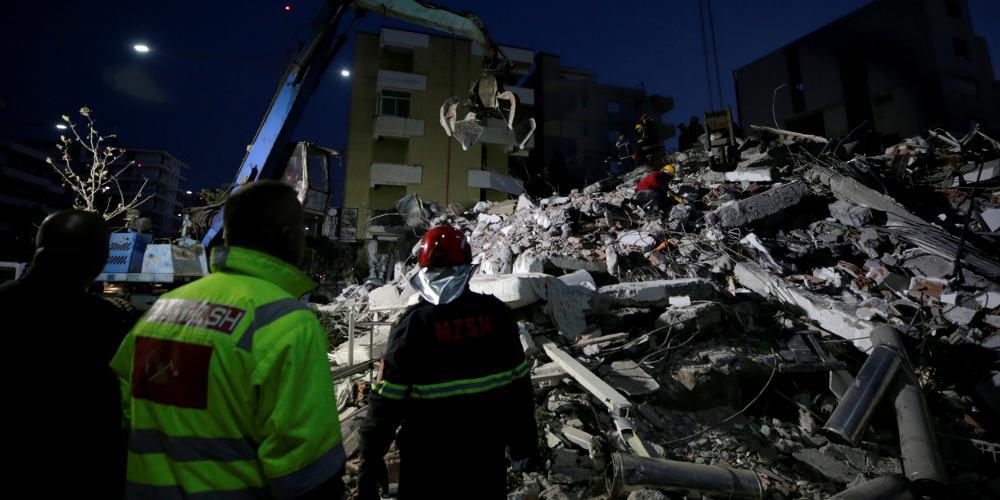 Σεισμός στην Αλβανία: Τουλάχιστον 24 οι νεκροί και εκατοντάδες οι τραυματίες από τα 6,4 Ρίχτερ