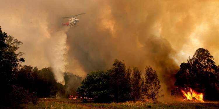 Τρεις νεκροί από τις μεγάλες πυρκαγιές στην Αυστραλία - Έχουν καεί τουλάχιστον 150 σπίτια