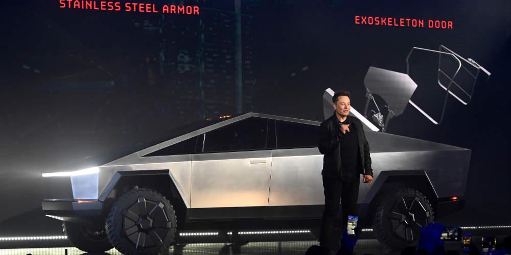 Έλον Μασκ: 146.000 παραγγελίες για το cybertruck της Tesla – Παρά το φιάσκο της παρουσίασης