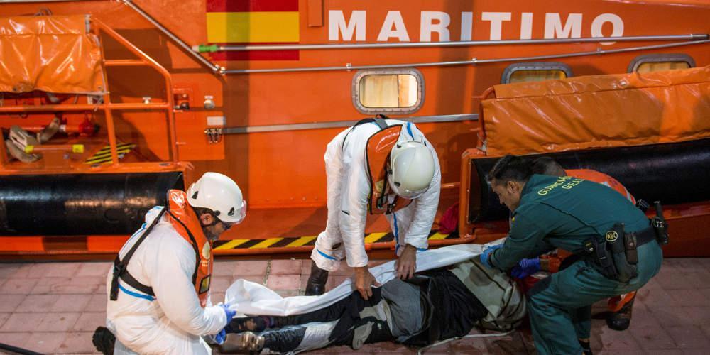 Τέσσερις νεκροί μετανάστες από ανατροπή φουσκωτού στην Ισπανία – 15 αγνοούμενοι