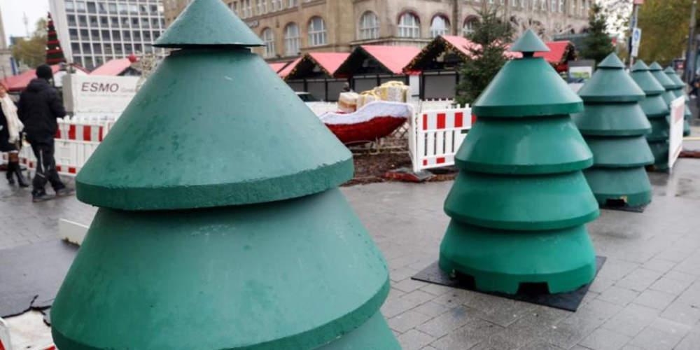 Απίστευτο: Χριστουγεννιάτικα δέντρα από… μπετό στη Γερμανία υπό τον φόβο της τρομοκρατίας
