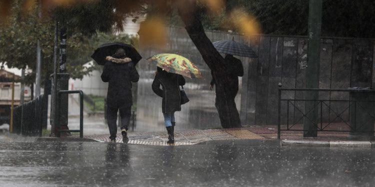 Κακοκαιρία «Μπάλλος»: Ισχυρές καταιγίδες σε όλη την χώρα - Πού θα βρέξει σήμερα