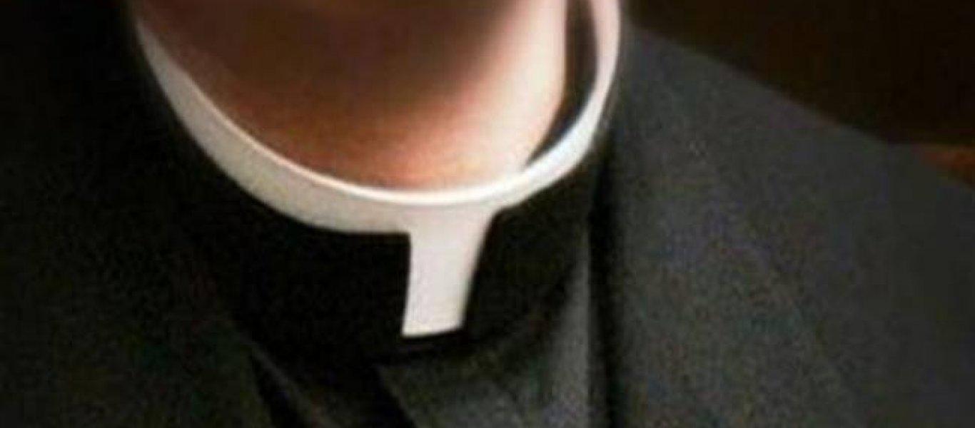 Θύμα παιδόφιλου ιερέα στην Γαλλία τον δολοφόνησε με έναν σταυρό