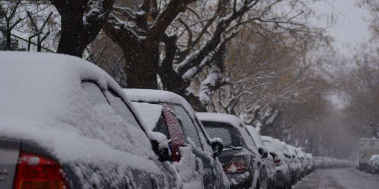 Πρόγνωση καιρού: Χιόνια και την Τρίτη στην Αττική με μεγαλύτερη πτώση της θερμοκρασίας