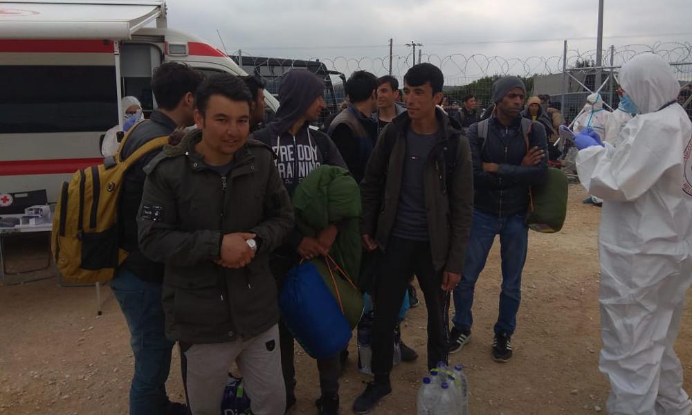 Τραγικές καταστάσεις στη Μαλακάσα - Οι κάτοικοι τρέμουν τους μετανάστες που κινούνται ανεξέλεγκτοι