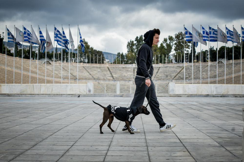 Daily Telegraph: Παράδειγμα προς μίμηση η ψύχραιμη συμπεριφορά των Ελλήνων