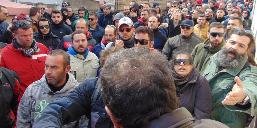 Προσαγωγές και σύλληψη στη Χίο για τον ξυλοδαρμό των ΜΑΤ μέσα σε ξενοδοχείο
