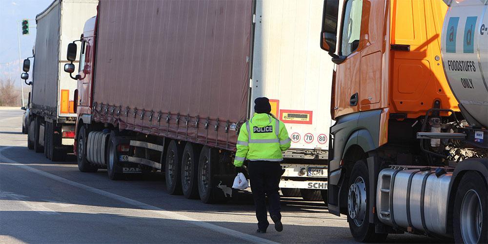 Άρση των μέτρων απαγόρευσης κυκλοφορίας για τα φορτηγά
