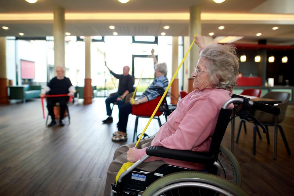 Κορωνοϊός: Συναγερμός για τους οίκους ευγηρίας – Ηλικιωμένοι «σβήνουν»  αβοήθητοι σε γηροκομεία