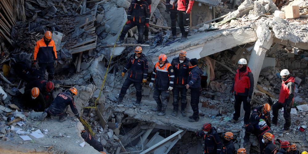 Σεισμός στην Τουρκία: Στους 41 έφτασαν οι νεκροί - Σταμάτησαν οι επιχειρήσεις διάσωσης
