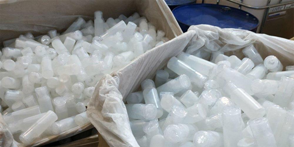 Κορωνοϊός: Κατασχέθηκαν σε αποθήκη 4.000 λίτρα αντισηπτικού υγρού