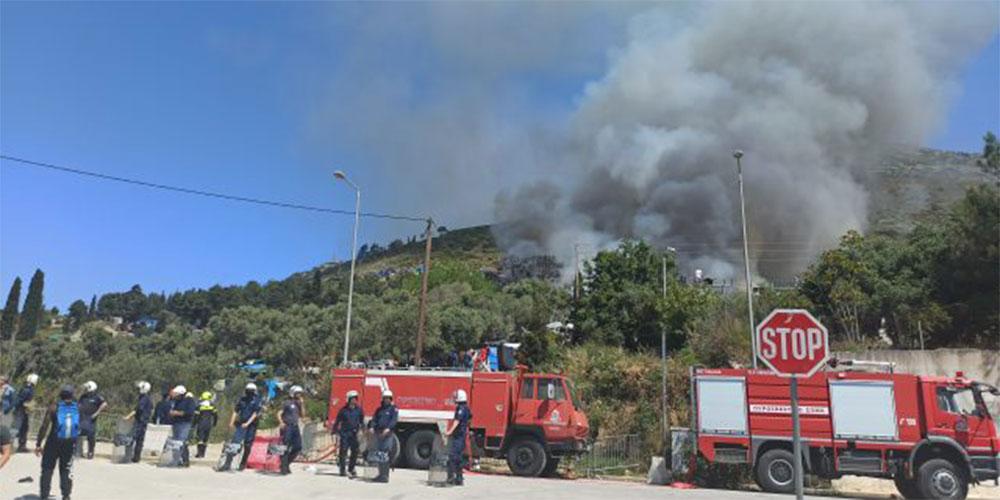 «Εκρηκτική» η κατάσταση στο ΚΥΤ Σάμου: Νέα φωτιά και επεισόδια