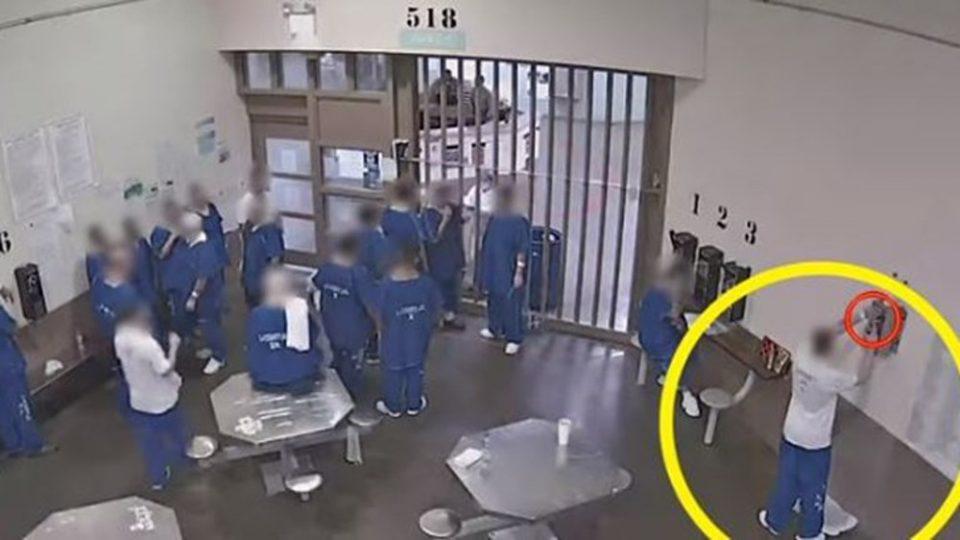 Απίστευτο: Κρατούμενοι προσπαθούν να κολλήσουν κορωνοϊό, ελπίζοντας να αποφυλακιστούν