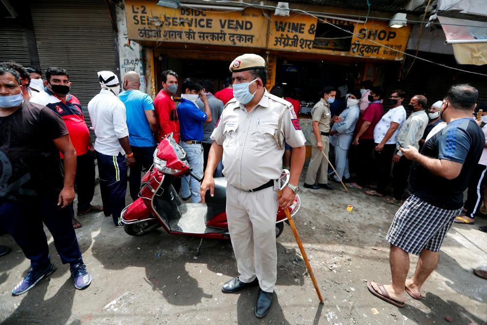Ινδία-Κορωνοϊός: Ρεκόρ 67.000 κρουσμάτων σε 24 ώρες - Πάνω από 47.000 οι θάνατοι