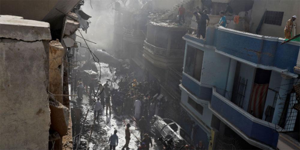Αεροπορικό δυστύχημα στο Πακιστάν: Συγκλονιστικές μαρτυρίες - 97 νεκροί ο τραγικός απολογισμός