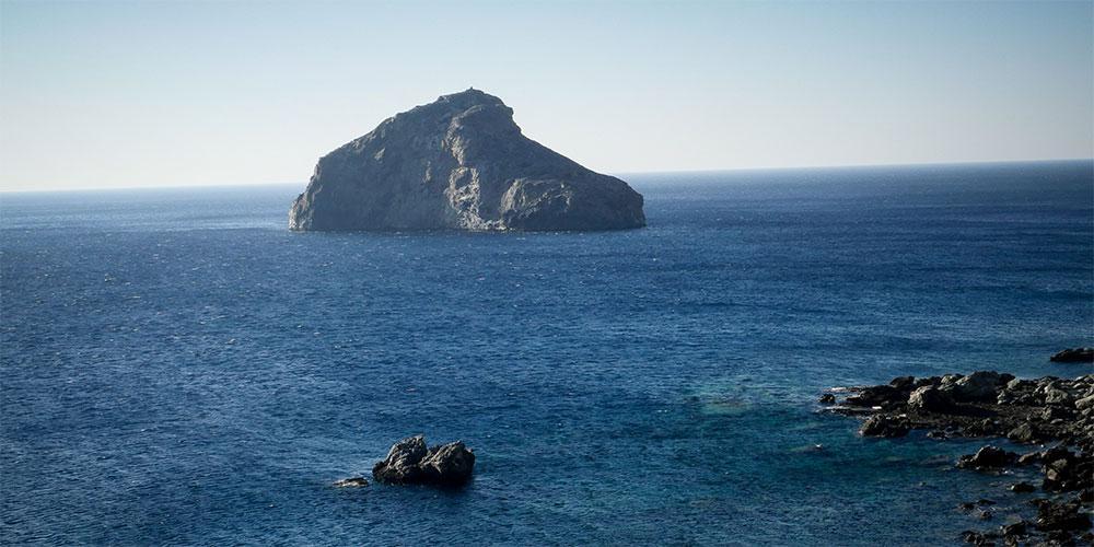 Προκλητικό άρθρο της Cumhuriyet: «18 νησιά και δύο βραχονησίδες στο Αιγαίο ανήκουν στην Τουρκία»