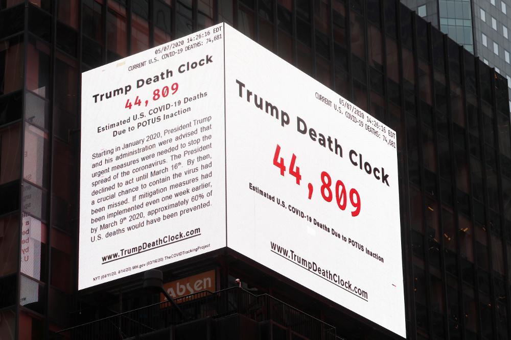«Ρολόι των θανάτων εξαιτίας του Τραμπ» στην Times Square