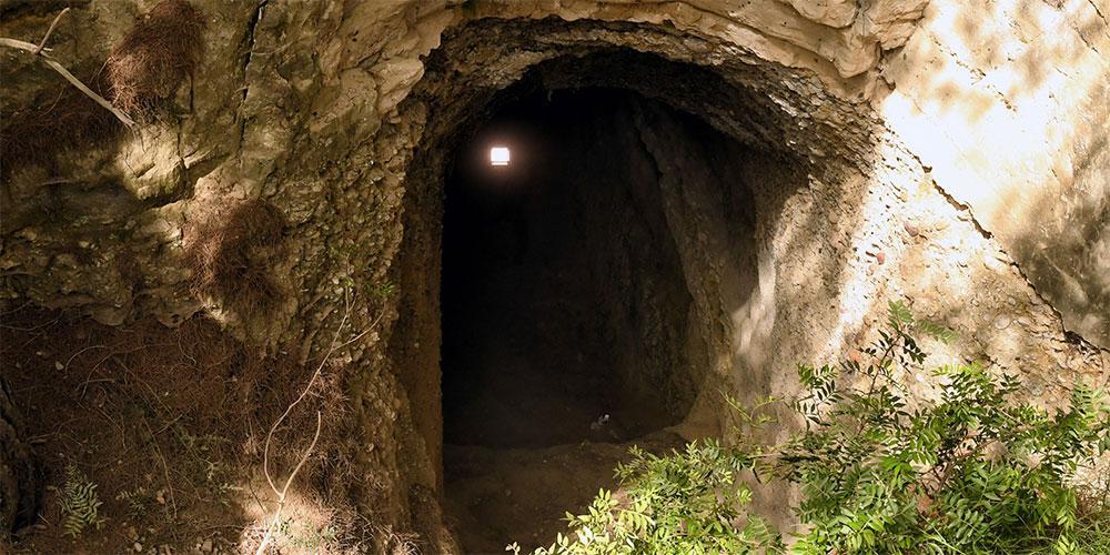 Τραγωδία στο Λουτράκι: «Μοιραίο κυνήγι θησαυρού» στη σπηλιά - Ποιοι ήταν οι 4 άνδρες που βρέθηκαν νεκροί