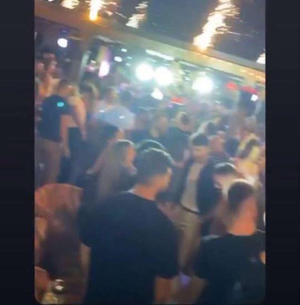 Δίμηνο λουκέτο και 20.000 ευρώ πρόστιμο στο beach bar του Αλίμου για το ξέφρενο πάρτι