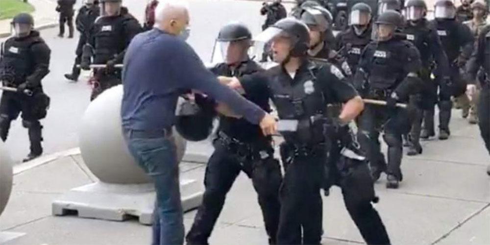 ΗΠΑ: «Ντόμινο» παραιτήσεων αστυνομικών - Στο πλευρό των συναδέλφων τους που έσπρωξαν 75χρονο διαδηλωτή