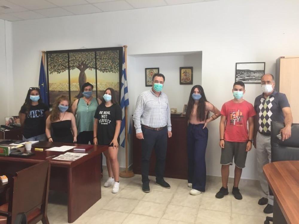 Ωραίοι οι μαθητές του 3ου Γυμνασίου Μυτιλήνης: Τα λεφτά για τη σχολική εκδρομή έγιναν μάσκες για το νοσοκομείο