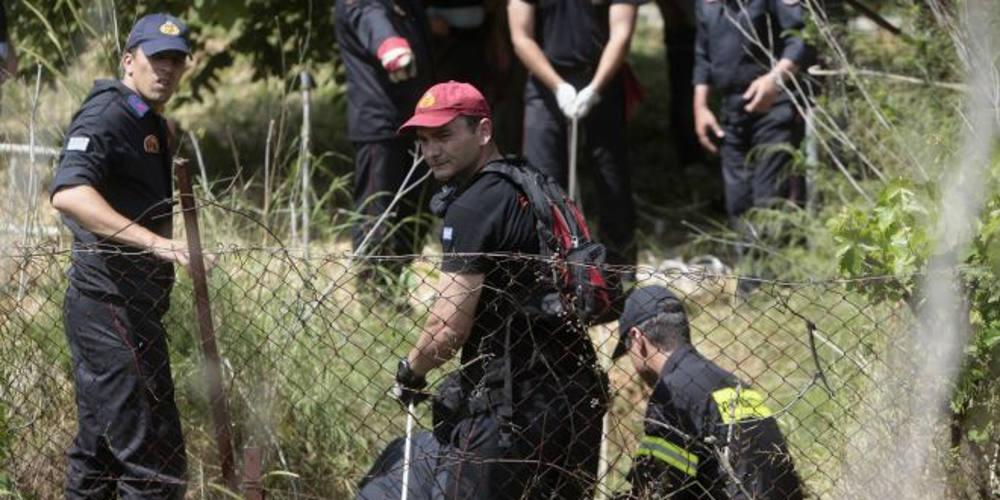 Θρίλερ με τους τρεις νεκρούς σε φρεάτιο στη Βαρυμπόμπη: Το κυνήγι θησαυρού και τα σενάρια που εξετάζουν οι Αρχές